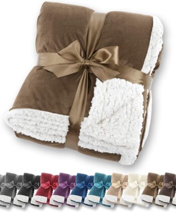 Gräfenstayn® Kuscheldecke in Lammfell-Optik - verschiedene Größen und Farben - Tagesdecke - Flanell Mikrofaser-Flausch - mit Öko-Tex Siegel "geprüftes Vertrauen" (Braun, 240x220 cm)