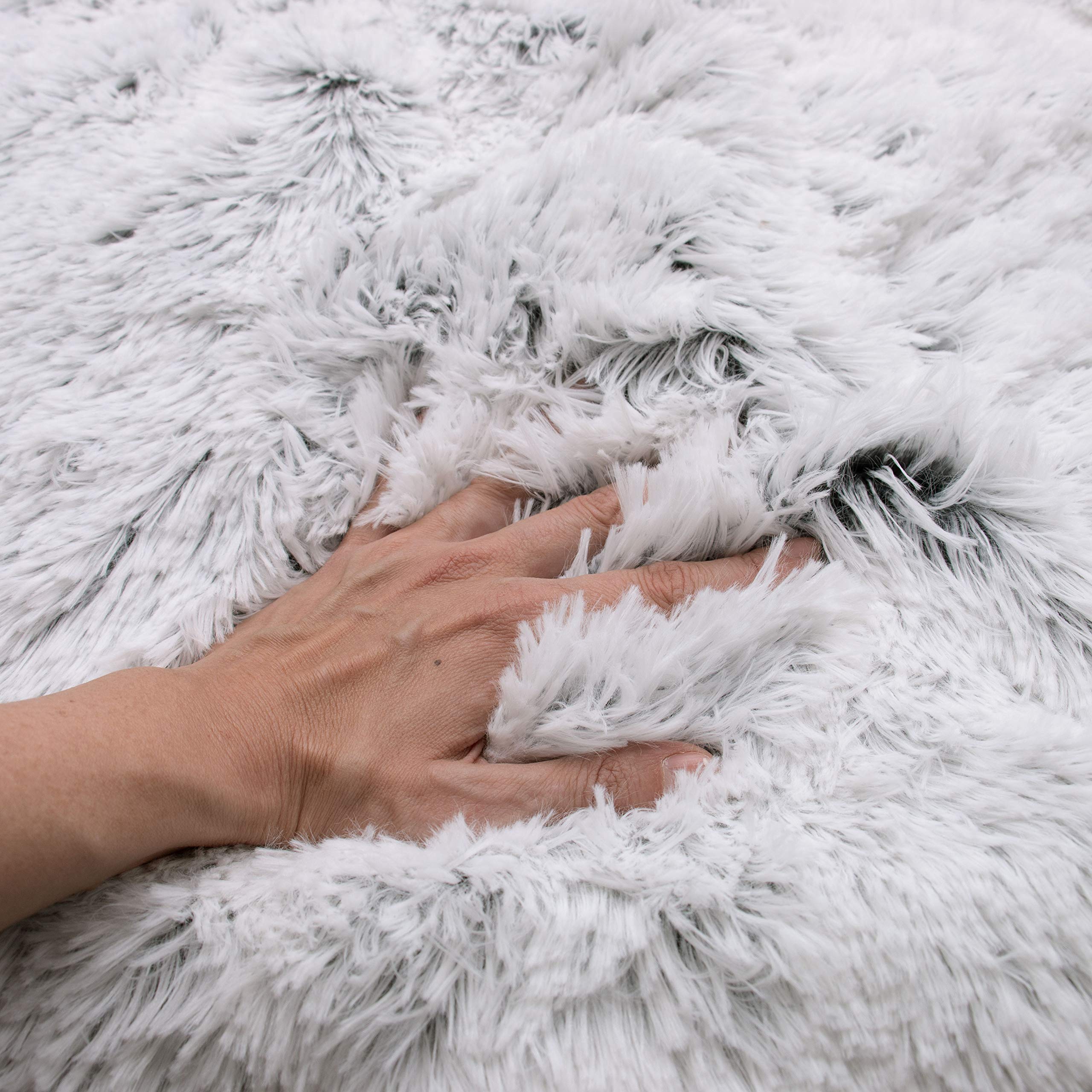 ZOLLNER Kuscheldecke 150x200 cm (weitere verfügbar), grau-weiß, Felloptik - obrazek 4