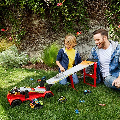 Hot Wheels GFR15 - Monster Trucks riesige 2 in 1 Crashrennen Transporter Truck und Rennbahn 1,2 m lang, Spielzeug ab 4 Jahren - obrazek 9