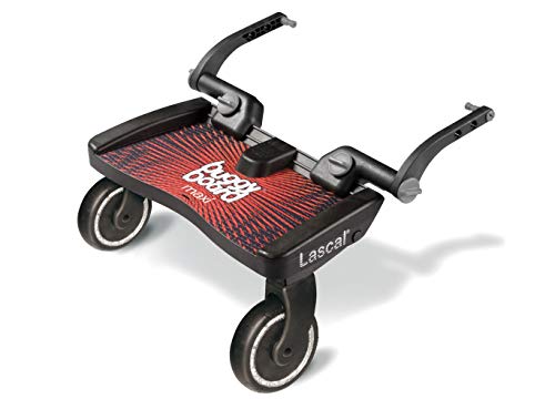 Lascal BuggyBoard Maxi, Kinderbuggy Trittbrett mit großer Stehfläche, Kinderwagen Zubehör für Kinder von 2-6 Jahren (22 kg), kompatibel mit fast jedem Buggy und Kinderwagen, rot
