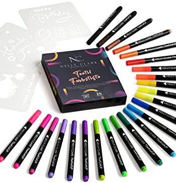 NELLY CLARK Textilstifte Waschmaschinenfest | 24 leuchtende Stoffmalfarben waschfest | Textilfarbe zum Malen für Stoffbeutel Kleidung Lätzchen | Stoffmalstifte für hellen Stoff