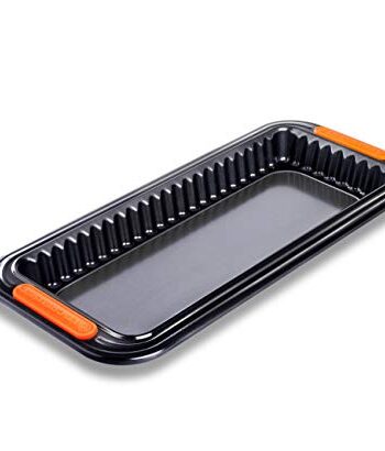 Le Creuset Antihaft Tarteform, Rechteckig, 33 x 13 x 3 cm, Hebeboden, PFOA-frei, Sauerteigbeständig, Aus Karbonstahl gefertigt, Anthrazit/Orange