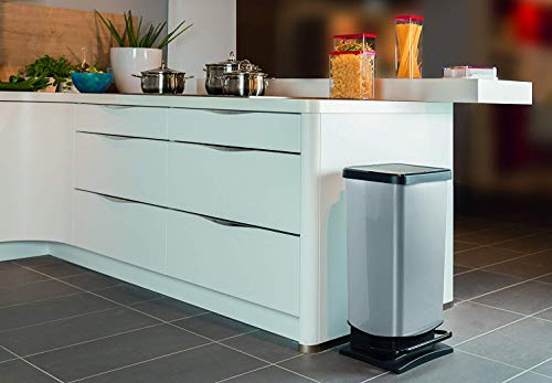 Rotho Paso Mülleimer 40l mit Pedal und Deckel, Kunststoff (PP) BPA-frei, silber metallic, 40 Liter (35,3 x 29,5 x 67,6 cm) - obrazek 6