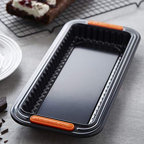Le Creuset Antihaft Tarteform, Rechteckig, 33 x 13 x 3 cm, Hebeboden, PFOA-frei, Sauerteigbeständig, Aus Karbonstahl gefertigt, Anthrazit/Orange - obrazek 2