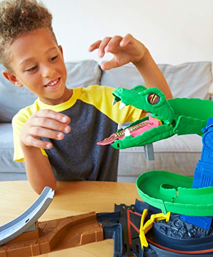 Hot Wheels FNB20 - City Kobra Angriff Set, großes Spielset mit Schlange inkl. 1 Spielzeugauto, und Starter, ab 4 Jahren & Wheels 01806 5er Pack 1:64 Die-Cast Fahrzeuge Geschenkset - obrazek 6