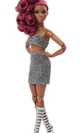 Barbie Signature Barbie Looks Lalka z drobną sylwetką i rudymi lokami HCB77, Wielokolorowa