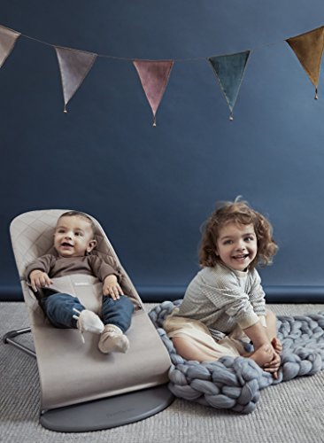 BABYBJÖRN Bliss Leżaczek niemowlęcy, bawełna, piaskowo-szary, wraz z zabawką do kołyszki, wesołe oczy - obrazek 3