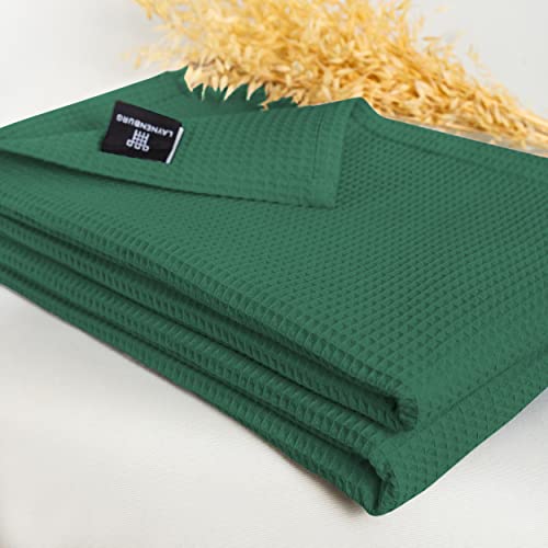 LAYNENBURG narzuta klasy premium, 240 x 260 cm (rozmiar XXL), 100% bawełny o strukturze waflowej, lekkie nakrycie letnie, bawełniana narzuta na łóżko, sofę, ciemnozielona - obrazek 3
