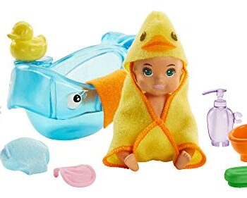 Barbie, Skipper Klub Opiekunek Lalka Dziecko + Akcesoria Kąpiel Zestaw Do Zabawy Z Lalką Z Funkcją Zmiany Koloru GHV84