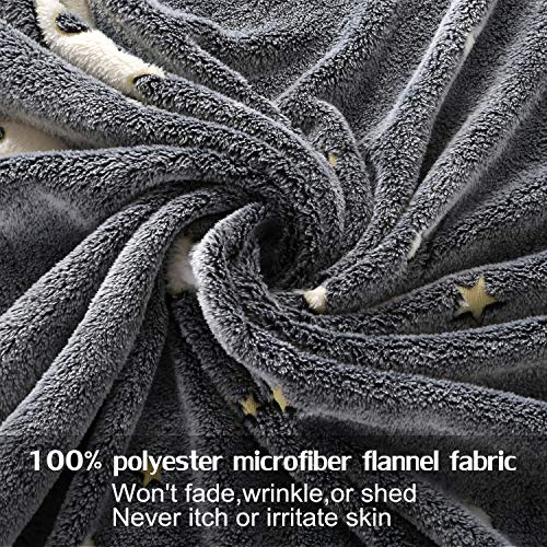 VIVILINEN Miękki koc Glow in The Dark Koc Galaxy w gwiazdy, świecący koc flanelowy, na sofę, dla dziewcząt, chłopców, dorosłych (152 x 203 cm) - obrazek 3