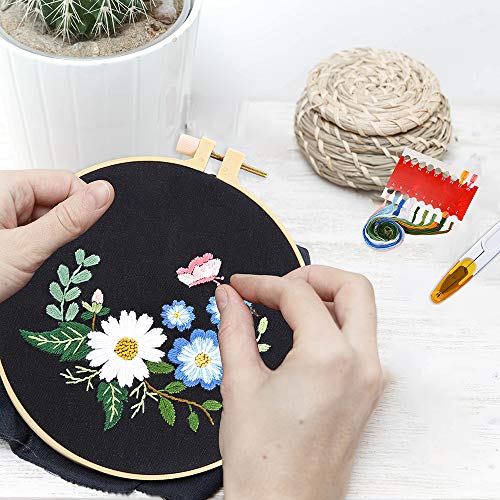 Pllieay 3 zestawy startowe do haftowania dla początkujących, z wzorami i instrukcjami (mogą nie być dostępne w języku polskim), w tym hafty z motywem kwiatowym, 3-częściowa ramka do haftowania wykonana z tworzywa sztucznego, kolorowe nici i narzędzia. - obrazek 3