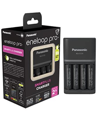 Ładowarka Panasonic eneloop SmartPlus do 1–4 akumulatorów AA/AAA Ni-MH z 4 wskaźnikami LED i 10 funkcjami bezpieczeństwa, w zestawie z 4 akumulatorami eneloop AA/Mignon, min. 2500 mAh, czarna