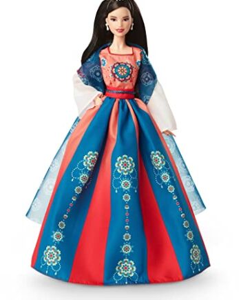 Barbie HJX35 - Barbie-Puppe, Lunar New Year Geschenk zum Sammeln, Barbie Signature in Ausstellungsverpackung, Traditionelle Hanfu-Robe mit chinesischen Drucken, Sammelfigur für Barbie Fans ab 6 Jahren