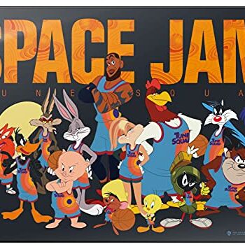 Grupo Erik Mata na biurko Space Jam